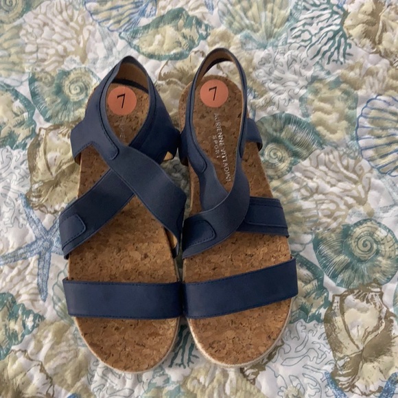 Sandals - Picture 1 of 4